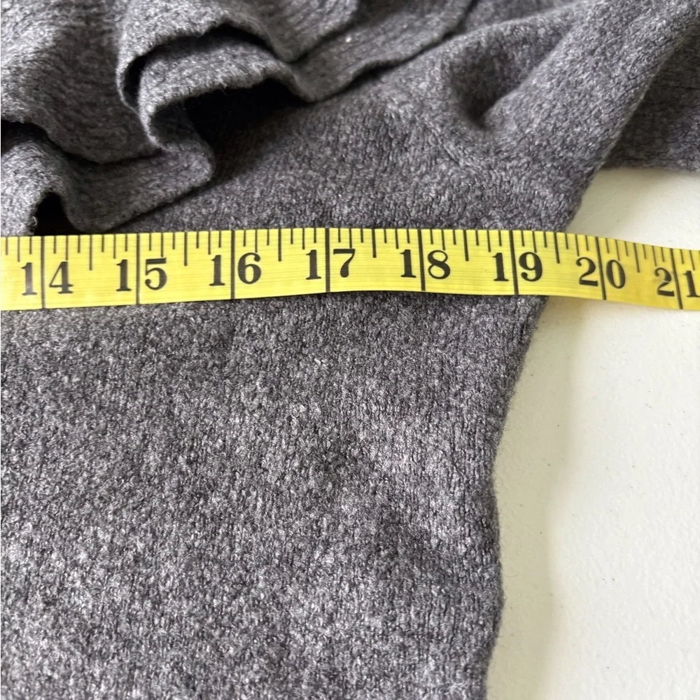 White House Black Market Ruffled Large Collar Sweater Size‎ M Gray Long Sleeve